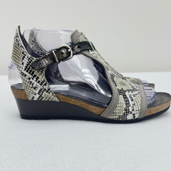 Naot‎ Fiona Snakeskin Wedge Sandals Adjustable Buckle Cork Footbed Size 36/5.5 - Picture 4 of 9